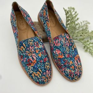 Sperry Seaport Levy Floral Flats NWOB